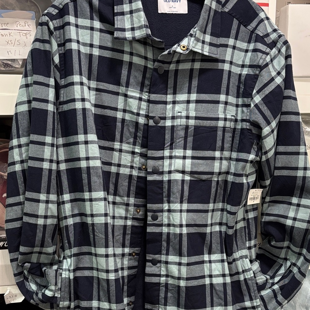 NEW Old Navy Men’s Cozy Lined Navy and Light Blue Plaid Long S Shirt W/Pockets